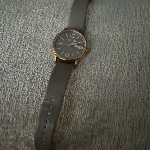 Marc Jacobs Watch - Picture 3 of 4